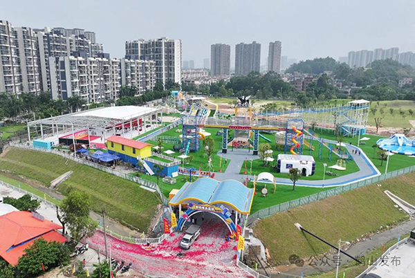 “沉睡”地塊變身“沉浸式”樂(lè)園！鶴山奇樂(lè)星球樂(lè)園開(kāi)園迎客“爆屏”！
